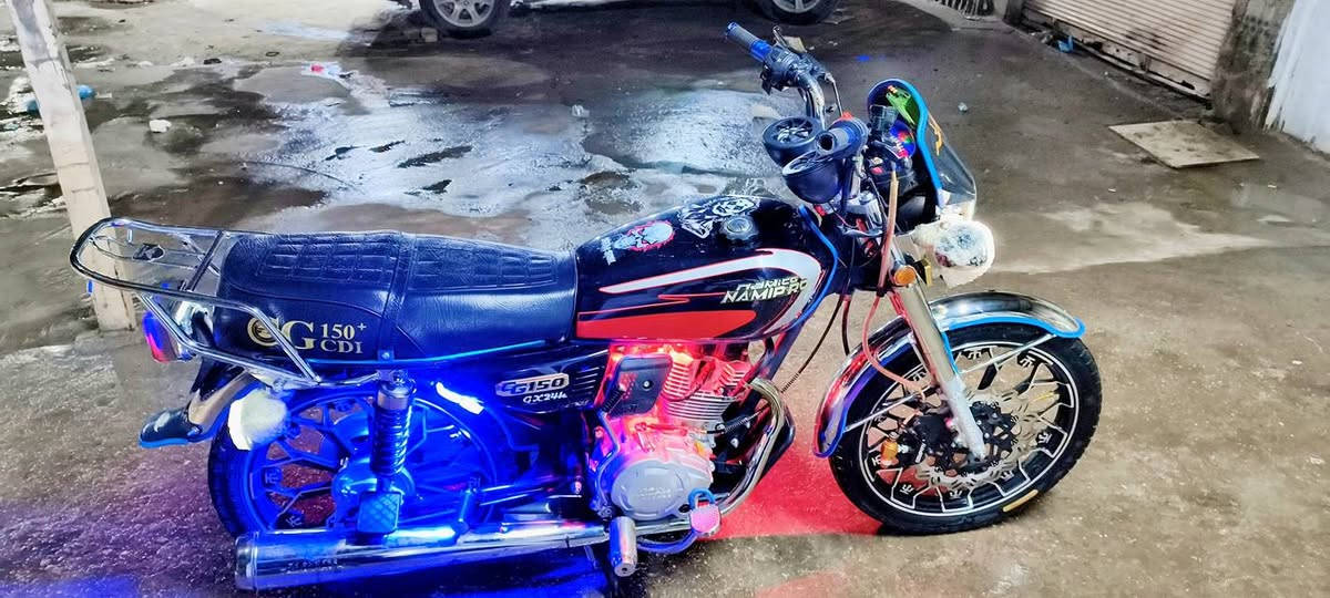 سلام عليكم دراجه ايراني اللبيع 2025
مكفوله كفاله عامه شلعه معدل...سعر 850وبيه مجال ... تايرات جوبلس +سماعات 
+شاير رماش بيض+نشرات العنوان بغداد الاعظميه شارع ضباط 
رقم الهاتف ***********
