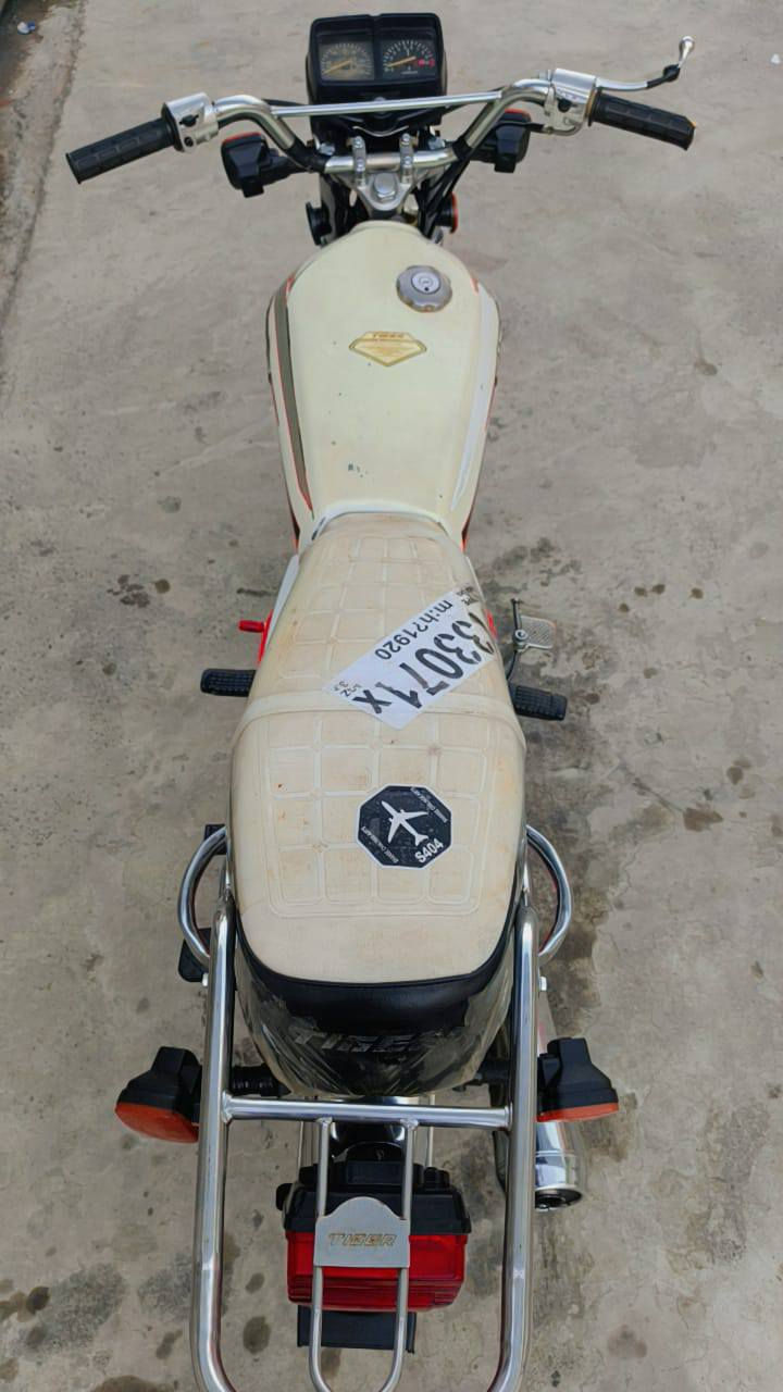 دراجه البيع النوع يراني 4كير وزن ثقيل  نضافه فول  2020العنوان ايسر حي الكرامه ***********
