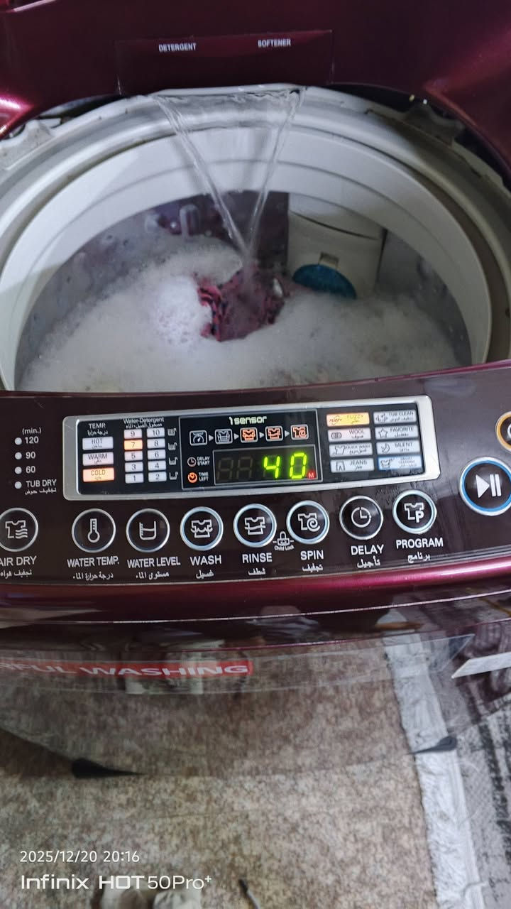 سلام عليكم غساله ماركه LG ضمان 10سنوات 18كيلو غسل تنشيف جميع الميزات بيه مي بارد حار غسل مفرشات صار 5اشهر بعده جديده هي موضح بالفديو شغله نضام تنبيه حساس لون مميز للبيع سعر250وبيه مجال عنوان بغداد الدوره حي اسيا ***********
