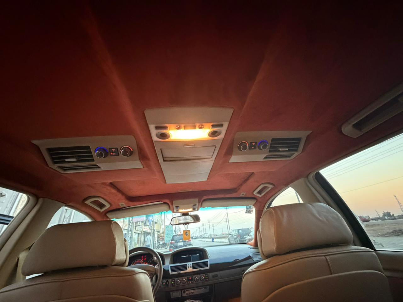 السلام عليكم اخواني رمضان كريم عليكم  
اخوان سياره باخره موديل ٢٠٠٨ رقم بغداد جاهزه بدون نقص  كلشي بيها شغال حداده جوبلسات وكاله بك لايتات ولايتات عدسات غرفه جديده كلشي بيها جديد وشغال فول مواصفات  بيها صبغ قليل يم يده الباب  خليجيه سياره السعر ١٦٥ بيها مجال مكاني واسط الكوت ***********
