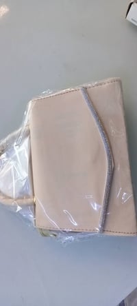 حقائب نسائية • موديلات سهرات • مول السعادة الديوانية