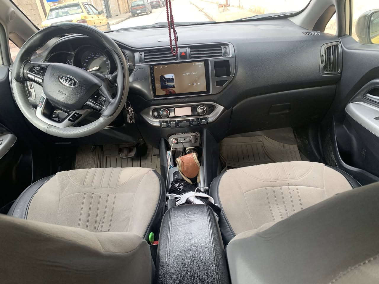 سلام عليكم كيه ريو 2013 دوش صفر هيأ صفر غرامات  شرط كير محرك الجاملغ الكدام اليسار مبدل و الوراء مصلح من جه قبق البانزين السيارة بسمي مكاني موصل السعر 78 اي تفاصيل على رقم بي واتساب ***********
