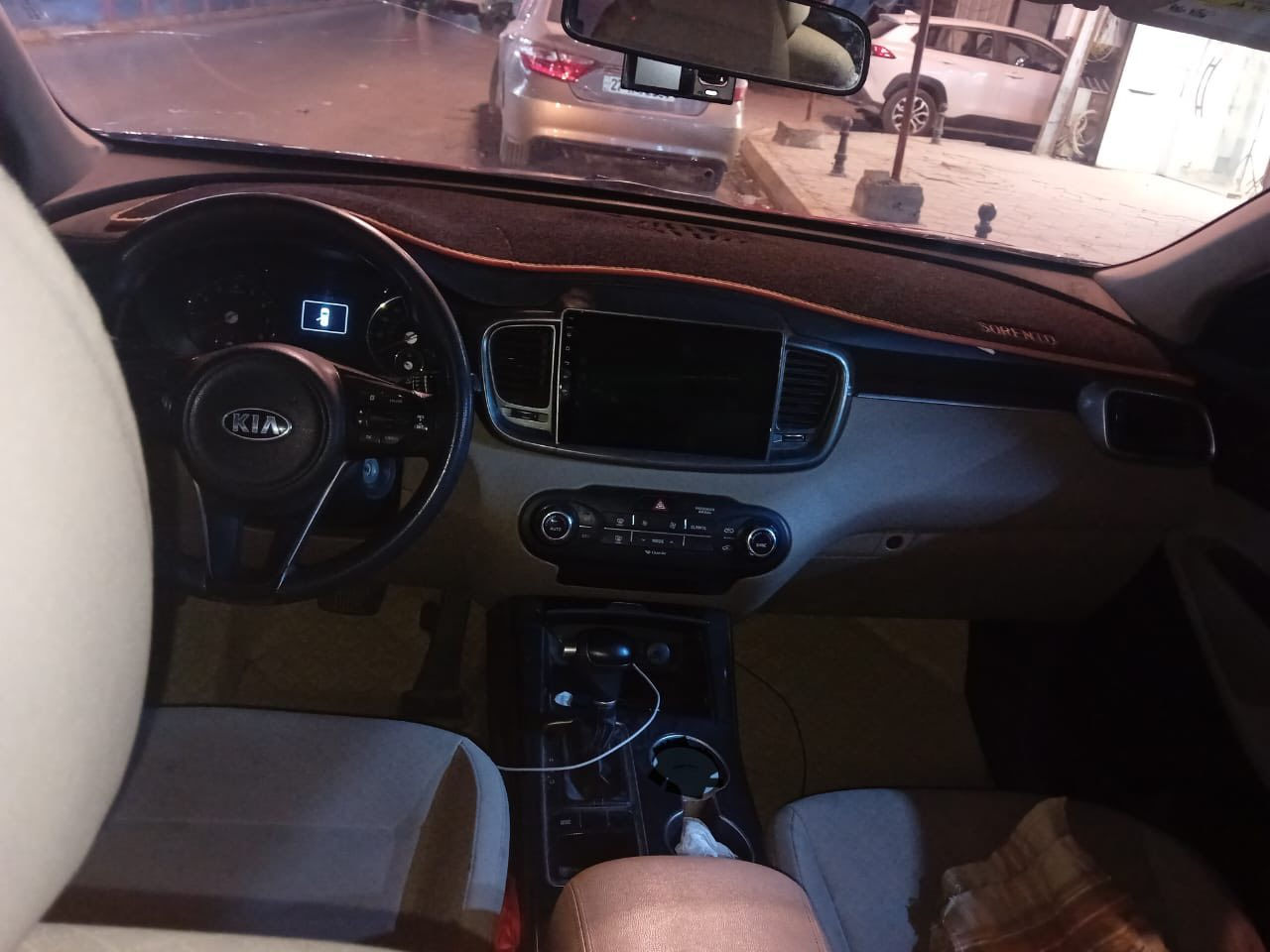 السلام عليكم
كيا سورنتو
وارد امريكي موديل 18
حادثها جاملغ ونص الباب جهة السايق 
السياره خاليه من اي مواصفات
4 سلندر
التبريد قطعتين 
السياره مكانها بغداد الجديدة النعيريه
للاستفسار اكثر الاتصال : ***********
