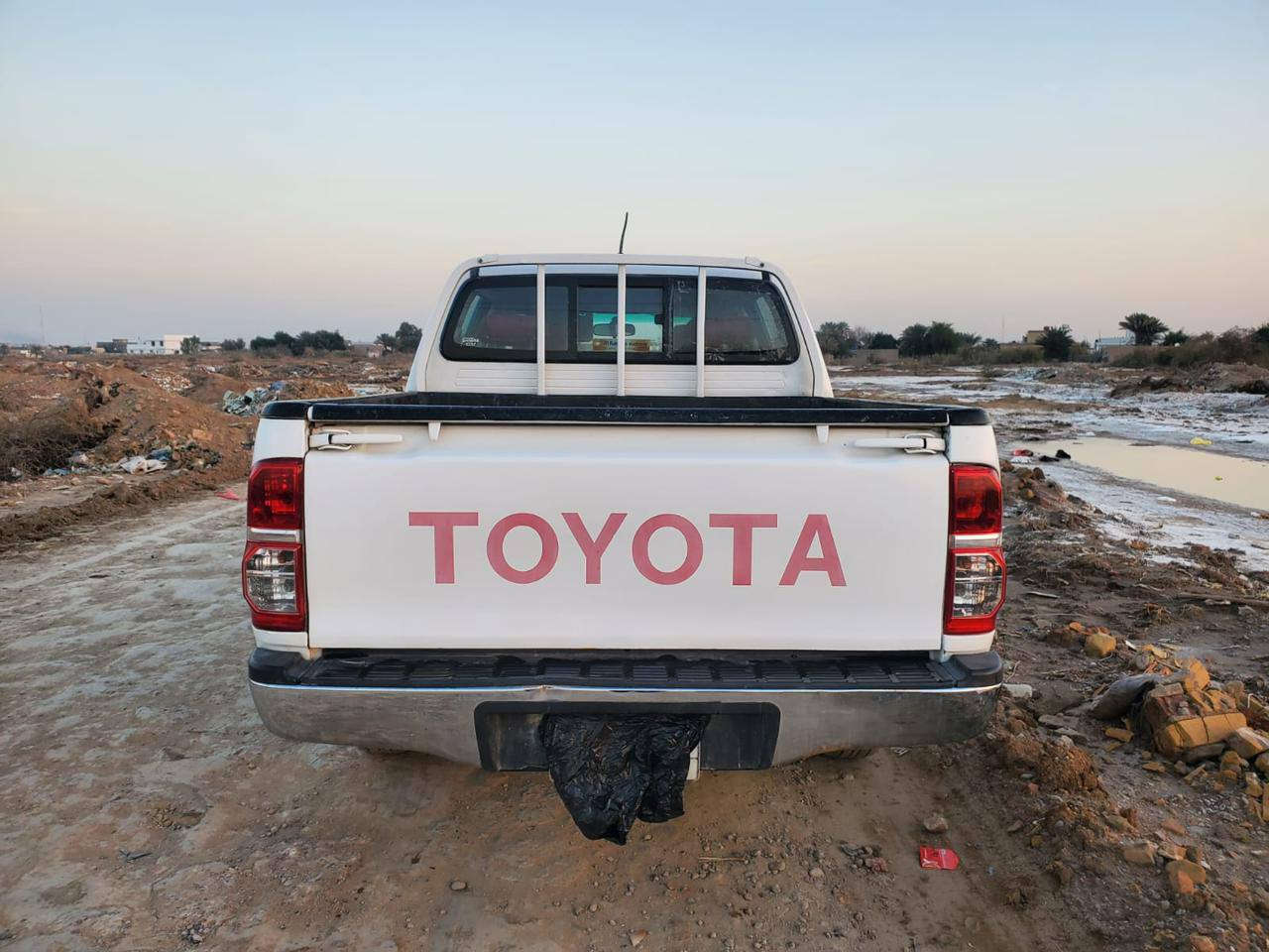 بيك اب تويوتا هايلوكس(فلاونزه) موديل 2015  ادوات بدون رقم كير عادي مكفوله من  عشاير والسرقه ومكفوله من الكص بيه تكحيل بعض المناطق والجاملغ الايسر جاهزه ترايك لأربيل ب ١١٥ ورقه وبيها مجال بسيط للمزيد من التفاصيل التواصل واتساب عبر الرقم الاتي *********** فقط واتساب
