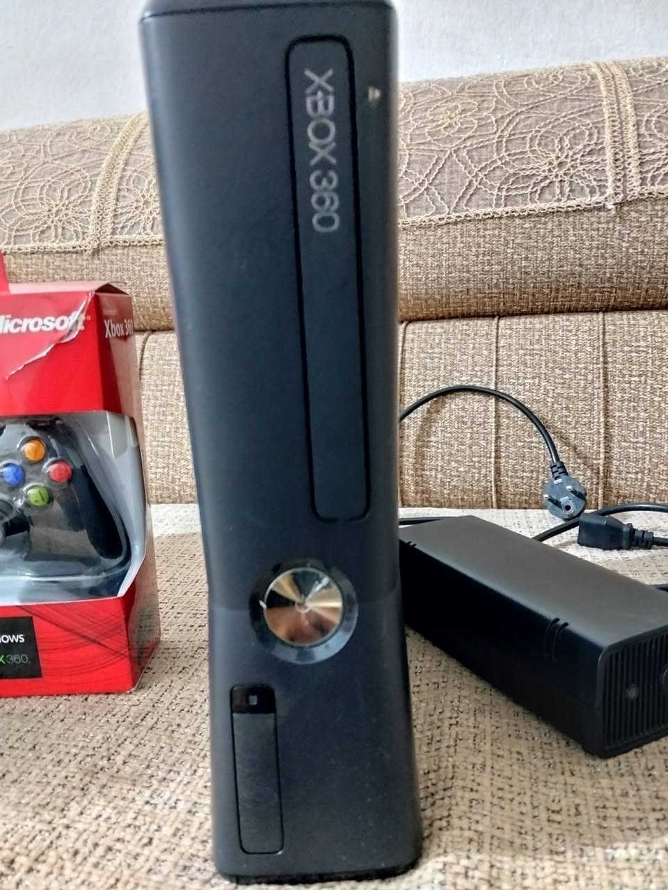 السلام عليكم اكس بوكس للبيع 360 نظيف  يده جديده ما مفتوح مكان ديالى بعقوبه اتصل على الرقم الاول رصيد السعر 125 *********** رقم الثاني بس واتساب***********
