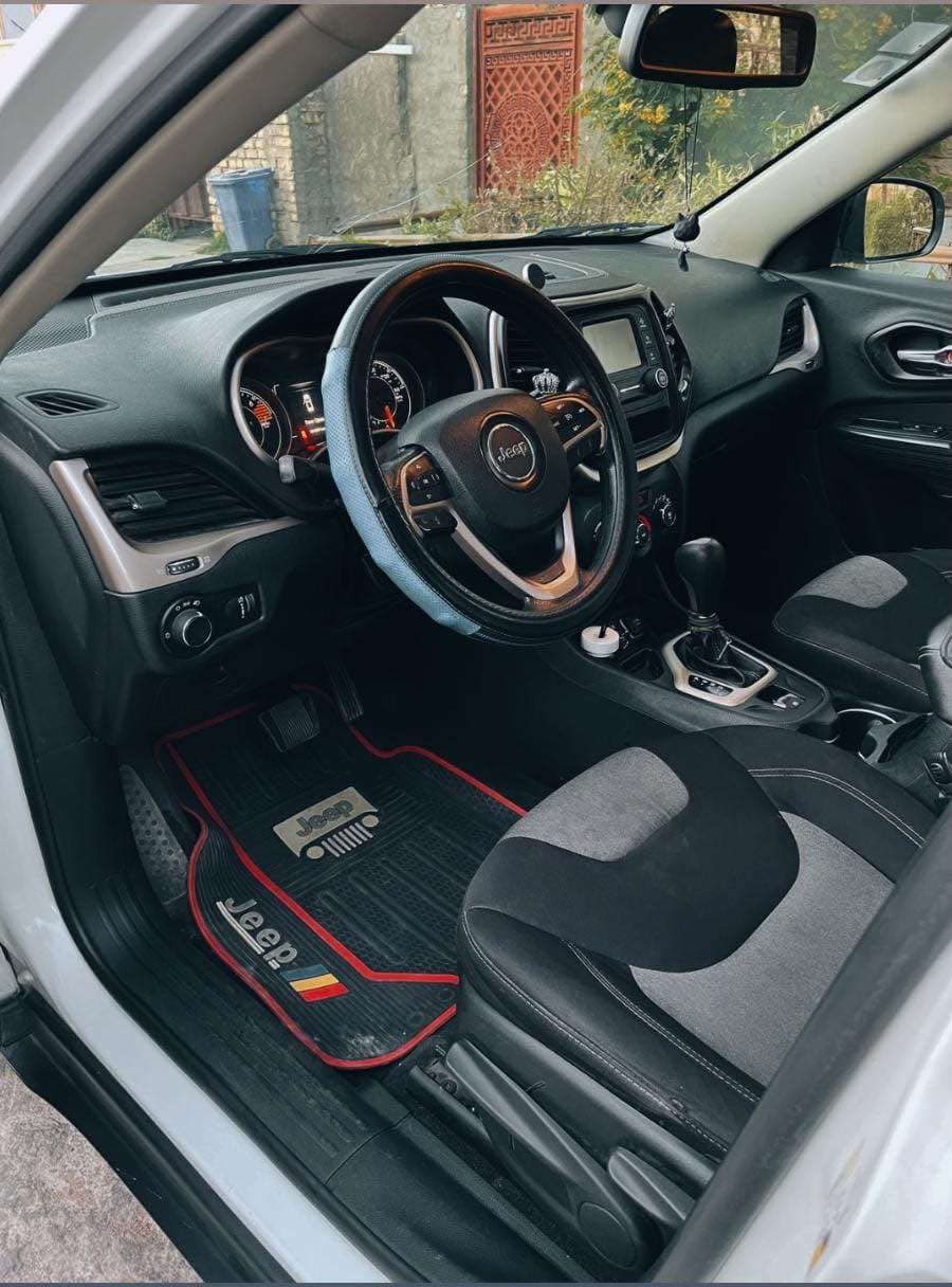 جيب شيروكي موديل 2016
  وجبة تشغيل 2017
كلين تايتل، ( ماطاگ ايرباگ ) ، 
محركها 2٫400 ، اربعه سلندر
فئة سبورت، گير اوتوماتيك،
كل انظمة الامان شغالة (فول ايرباگ)،
الشاشه والعدادات الحديثة مالتها بسنتها مال موديل شيروكي 16/17،
كاميرا خلفية رؤية حقيقي ،

ما مبدل بيها ولا قطعه ، لا داخلي ولا خارجي بس عن الحلال والحرام مبدل طابوگة ، والطابوگة مبدلها يم خبير بالجيب معروف وكلش قوي بالجيب اختصاص جيب ( العماري )الزعفرانية أربع شوارع *********** بغداد, العراق
