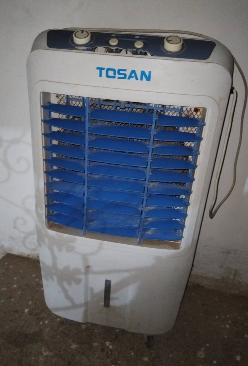 السلام عليكم
مولدة استرة مستخدمة شهرين

كنفيرة مستخدمه

قنينة غاز

كوت زين القوس

***********
