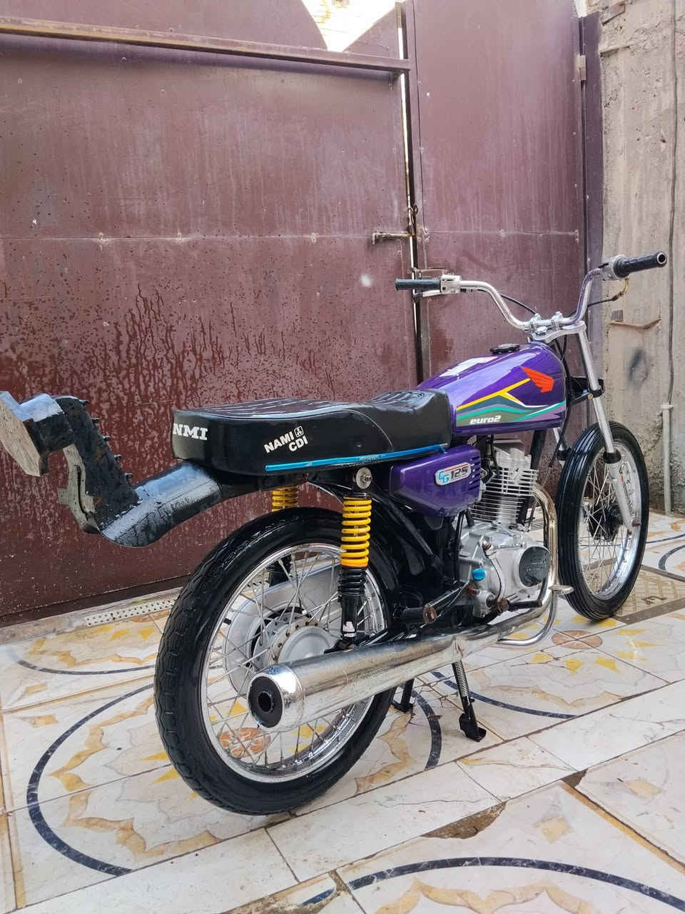 للبيع حربي تعمير  كلك مكفوله دراجه نضيفه اسويلك مكاتبه عن سرقه للشراي فقط خاص موشراي لا تجي بعد اخوك


**إذا كنت صاحب هذا الإعلان وتريد حذفه لأي سبب، رجاءا أرسل رسالة إلى الدعم الفني**