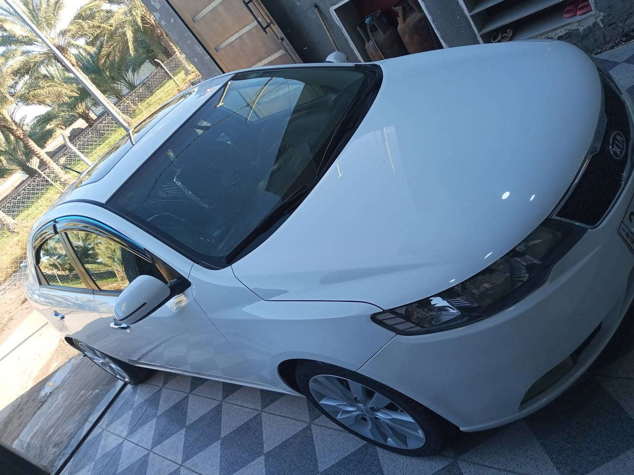 السلام عليكم سيراتو للبيع موديل 12 عنوان بابل مسيب رقم ***********
