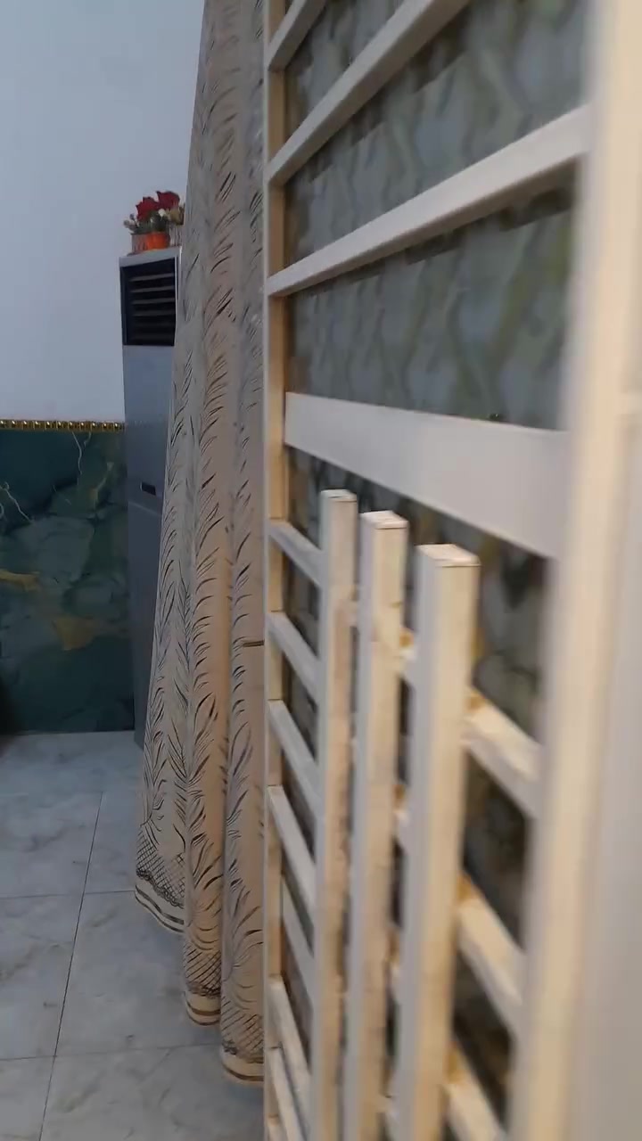 السلام عليكم
بيت للبيع مساحه ٨٠ متر ركن على الشارع منطقه ١٠٠ قرب مولده عباس عاصي
بناء جديد كله طابوق قاطين مفول صاله سنه البناء
بي ٣ غرف استقبال وصاله منور حمامات ٢ 
للبيع سعر 75


**إذا كنت صاحب هذا الإعلان وتريد حذفه لأي سبب، رجاءا أرسل رسالة إلى الدعم الفني**