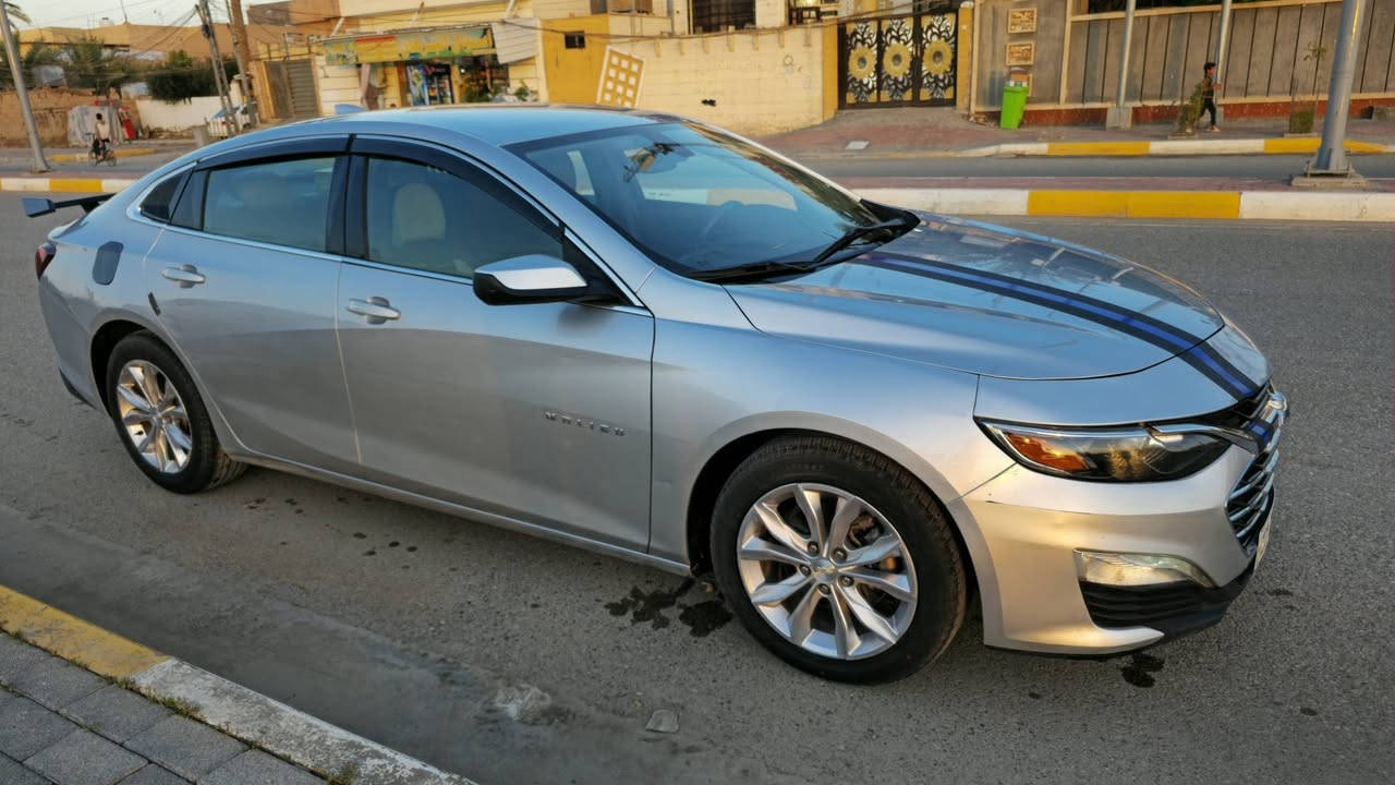 السلام عليكم 
للبيع ماليبو ٢٠١٩ فئة LT
الرقم الجديد الدولي ( رقم بغداد )
مواصفات : 
محرك ١٥٠٠ تيربو
كشن كهرباء 
كشنات تدفئة 
تشغيل عن بعد 
شاشة كبيرة 
تبريد و تدفئة ( مناخين + قطعتين ) 
ويل رياضي حجم ١٨ انج
بصمة ابواب و تشغيل و صندوق
تحكم استيرن كامل 
مثبت سرعة + رادار 
كامرة خلفية 
ماشية ٨٧ الف 

الكير مكفول ..

المحرك  ( بي تبخير كالو صوج تيربو لكن اني اتعهد بمحرك اذا بي شي )
سيارة نظيفة جداً و بالحقيقة احلى من صور 

الحادث بسيط جداً ( الجاملخ الخلفي عكس السايق + الدعامية الامامية ) سونار مرفق من الصور 📷 

مكاني : الانبار /  الرمادي  
رقم الهاتف //. ***********
