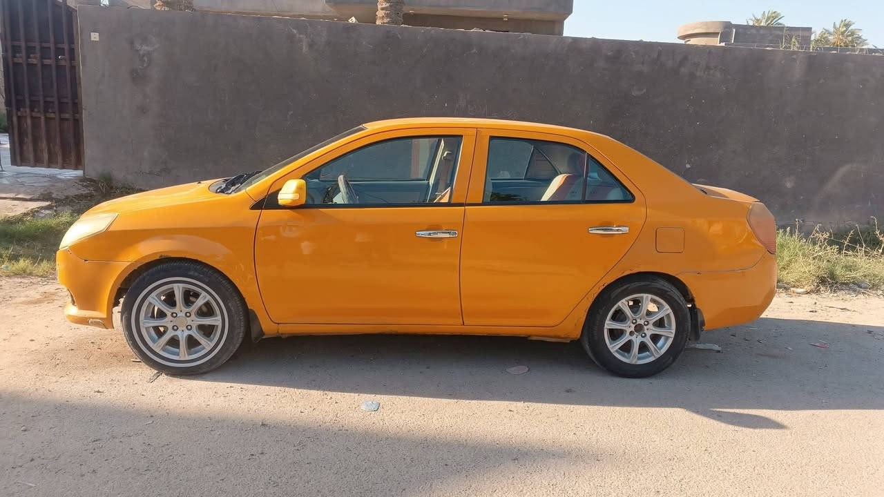 السلام عليكم  ...
جيلي MK 2013  للبيع 
سياره حلوه  مكان بابل 
حداديه جديده 
تبريد خير من الله 
شاشه ..  زنون 
دوشمه جديده 
سياره مناقصه شي 
السعر 30 $ وبيه مجال حق الجيه
رقم صاحب السياره ***********
