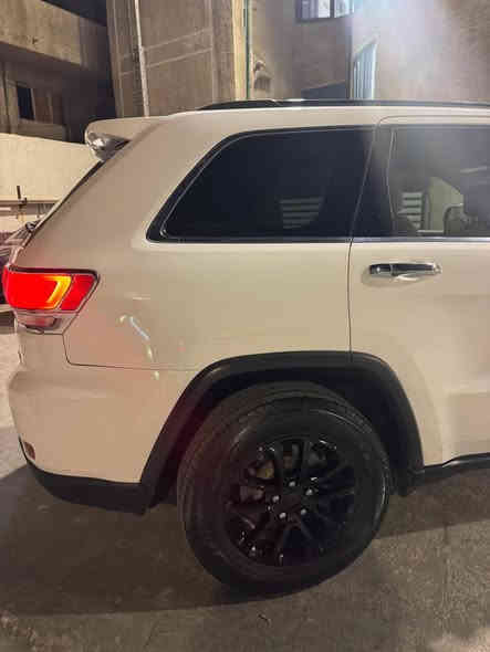 السلام عليكم جيب لاريدو موديل 16 رقم ديالى مشروع وطني سيارة مكفولة من صبغ تخم تاير صدر جديد تبريد سيارة جاهزة من كلشي بيه مكانت بارد مكاني اعظمية راس الحواش قرب بانزين خانه سعرها 17800$ بيه مجال 
***********
علي
