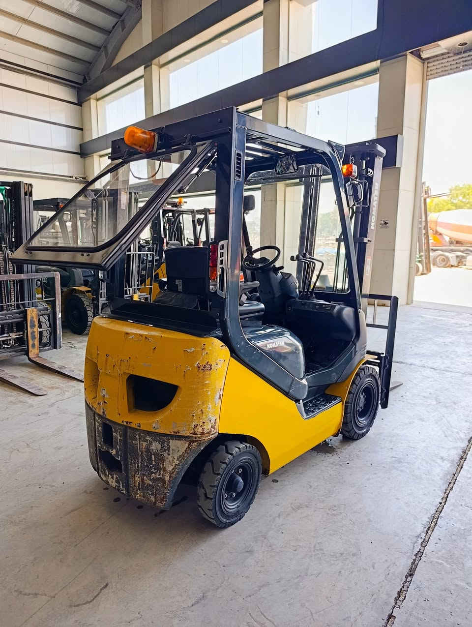 عالم الرافعات في العراق
 کوماتسو 2017 حجم  1 طن و نص
 مستخدم أوربا فقط دخول جديد   
2 قطع ارتفاع الجب  3.75  مترات 3 حركات محرك  ديزل يانمار  آوراق منفيس مؤقت مشتغله قليل شوكيه مكفول كفاله عامه العنوان كلار حي صناعي للاستفسار   عن السعر اتصل على الأرقام  ***********   ابو ڤاران
 او مراسله واتساب  يوجد توصيل 🚚 الى جميع المحافظات @ الجميع
