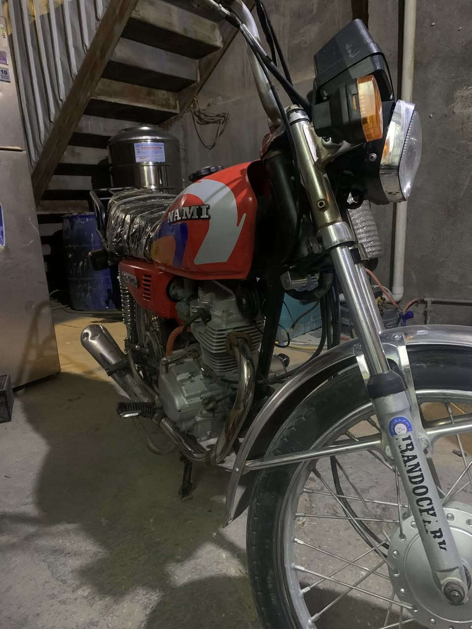 سلام عليكم
دراجةً مكينةارشة وغراض نامة كهربائيات شغالة بس عوزهن تعديل بسيط  
الدراجة كلك بدون اوراق
ماببها لاتبخير ولاتنقيص مكينة خرسة 
دراجة نضيفة الله شاهد اي نقص مابيها بس شوية كهربائياتها
السعر400 وبيها مجال بسيط حك الجية 
لا تعامل بالتعاليق شراي تعال خاص


**إذا كنت صاحب هذا الإعلان وتريد حذفه لأي سبب، رجاءا أرسل رسالة إلى الدعم الفني**