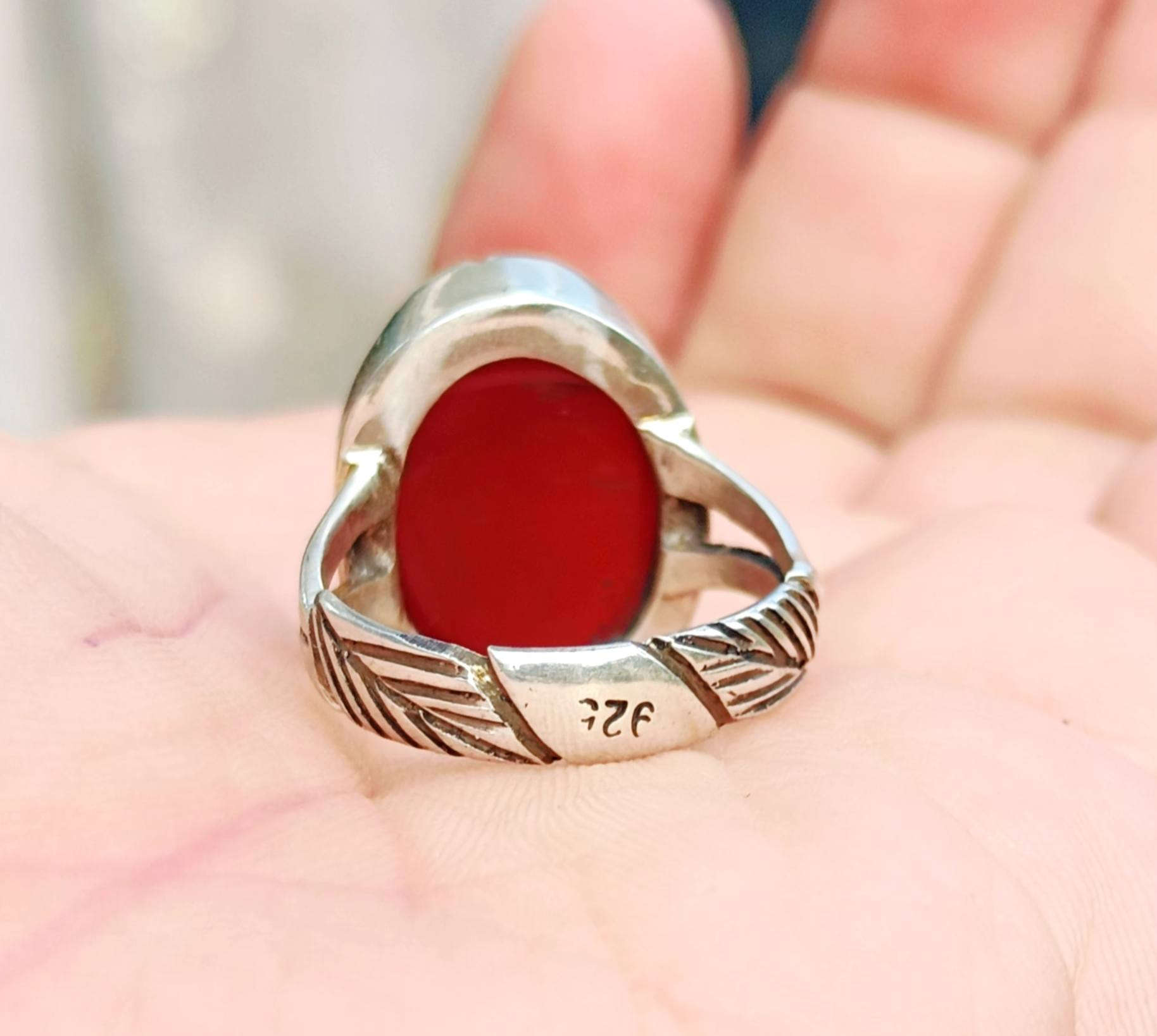 سلام عليـــــكم 🫷🏿👇👇عيــد مبـارك

تحفه فنيــيه(عقيق يماني ذمه كرز الكرز 🍒🍒🍒

صياغه يدويه فضه مختومة(925)
قيــــــاس الخاتم(21.. 22)

يوجد توصيل بدون مراوس او حجز مكاني سماوه سعـــره مع التوصيل(35)🍒🍒 السماوا, المثنى


**إذا كنت صاحب هذا الإعلان وتريد حذفه لأي سبب، رجاءا أرسل رسالة إلى الدعم الفني**