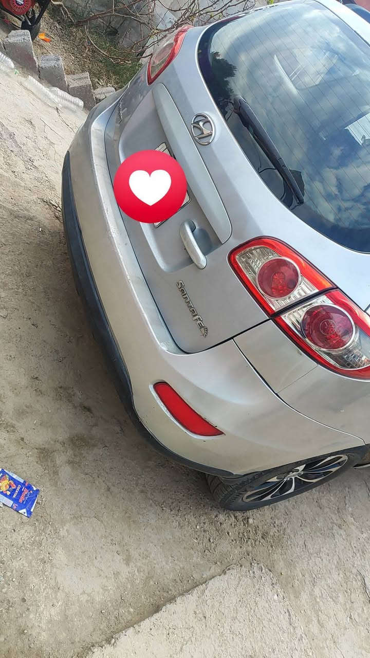 السلام عليكم سياره سنتافي 2400 وارد امريكي السياره  ## ملاحضه السياره بيه كازكيت السعر 115 للاستفسار اتصل ع الرقم *********** ++ السياره بغداد بأسمي
