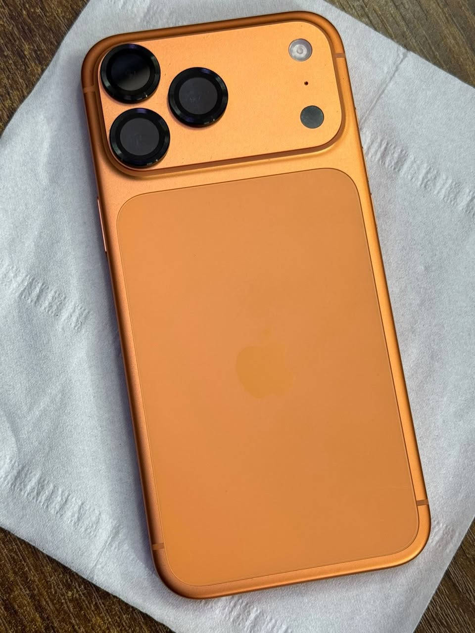 السلام وعليكم آيفون ١٧ برو ماكس ذاكره ٢٥٦ عدد الدورات ٣ نسخت za سيمكارت سعره ١٩٥٠ وبيه مجال شراي يتصل *********** مكاني بغداد الدوره
