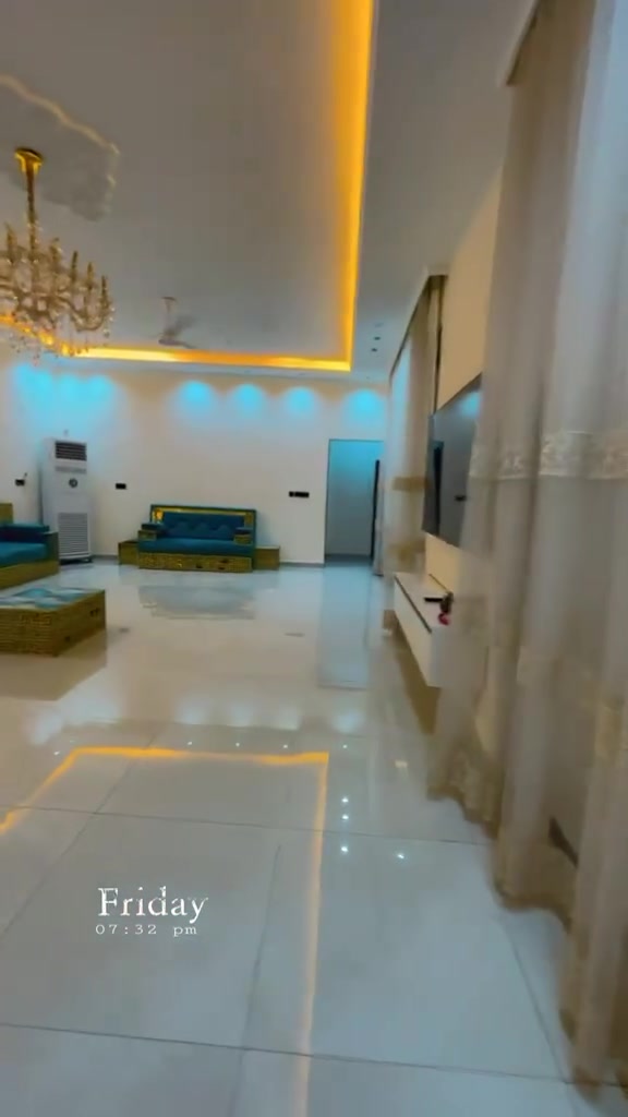 � مزراعه ابو غريب🌹
“راحة، خضرة، وذكريات جميلة تحت ظل الأشجار.
موجوده بتطبيق اجرلي 
***********
