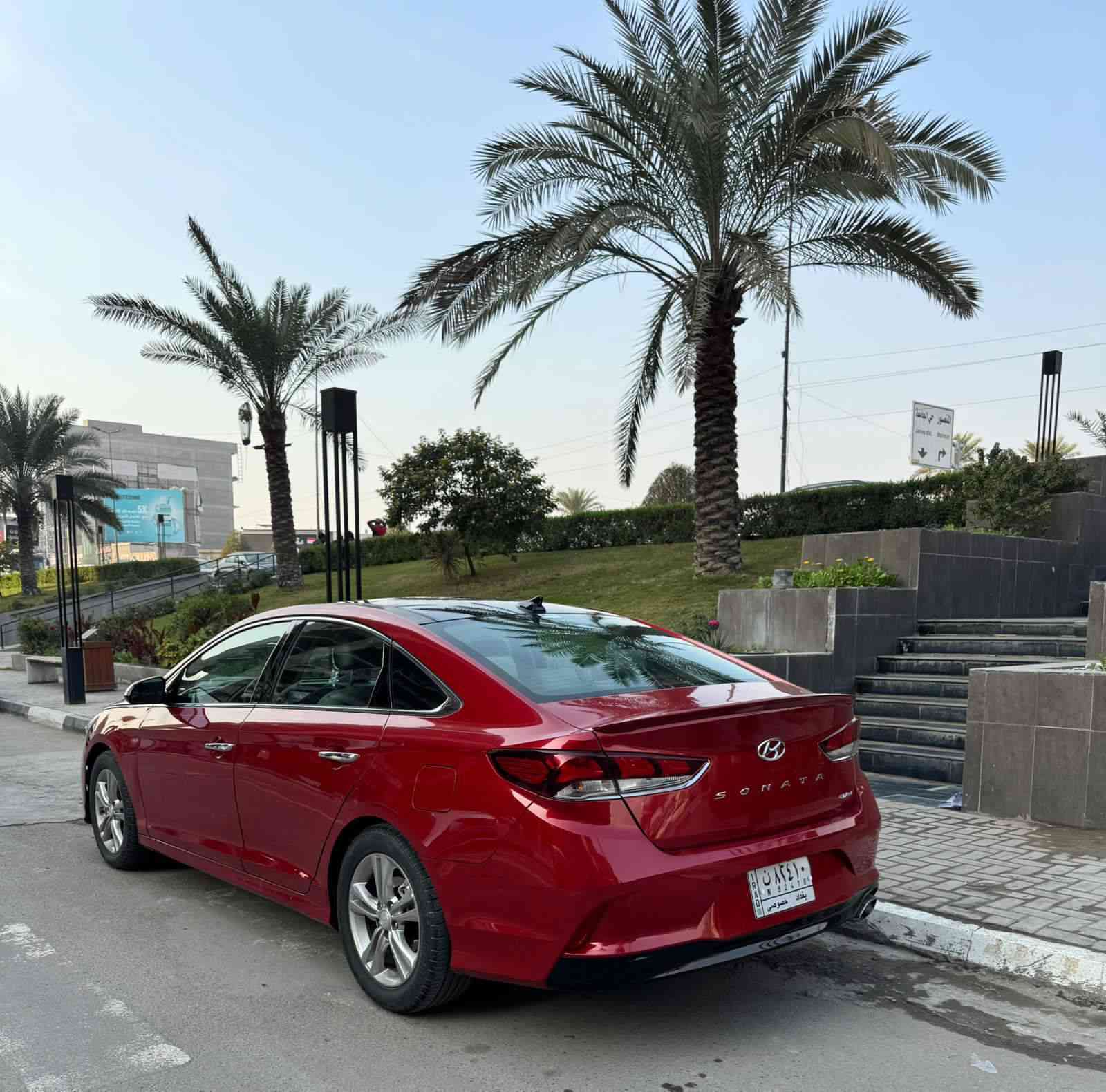 المواصفات : سوناتا 2019 امريكي
محرك 2400
. سقف بانوراما وسلايد 
. لايتات داينمك ( تتحرك ويه الستيرن ) 
. تحديد مسار 
. مثبت سرعه ذكي 
. تحذير تصادم امامي 
. بريك طوارئ رادار
. نظام مراقبة انتباه السائق رادار
. حساسات خلفية 
. كامرة خلفيه دواره
. نقطة عمياء 
‏. Auto hold
. هاند بريك بصمة 
. دخول ذكي 
. صندوك ذكي ( يفتح من تتقرب عليه ) 
. كراسي كهرباء ( امامي ) ( ٦ حركات + وساده مسند الظهر ) 
كشنات كهرباء
. خزن ذاكرة ل كرسي السائق 
. تبريد كراسي ( امامي ) 
. تدفئة كراسي ( امامي ) 
. تدفئة ستيرن 
. تبريد قطعتين امامي خلفي 
. تبريد شاشة 
. ابل كار بلي 
. بردات خلفية جانبية 
. مسند وسطي خلفي 
. دمام امامي 
. دمام خلفي 
. سماعات انفنتي 
. شاحن موبايل وايرلس 
. مراية وسطية تعتيم تلقائي 
. تحكم ستيرن جهتين 
. وضعيه قياده سبورت
سيارة فول وجديدة كلش 
رقم بغداد الجديد اخر شي وسنوية جديدة 
تحويل اي وقت 
السعر 153 وبيها مجال مكاني بغداد حي الجامعه رقمي للاستفسار ***********
