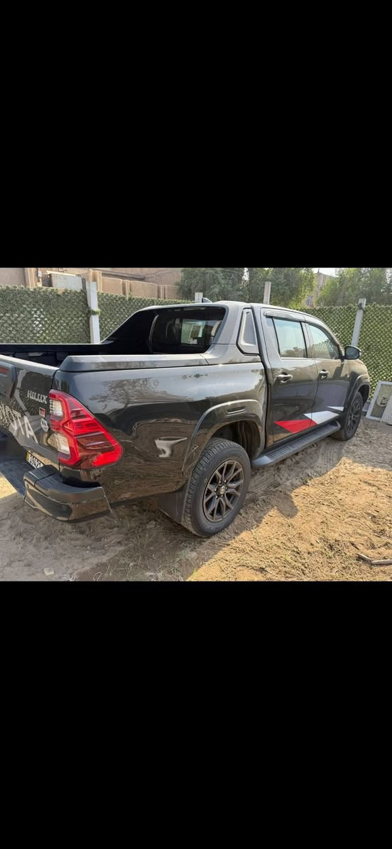 سلام عليكم بيكم تيوتا جي ار مكفولة كفالة عامة من الصبق وتبديل والفتح مديل ٢٣ ماشية ٣٢ الف حقيقي رقم بغداد  مكان بغداد. تليفون  ***********
