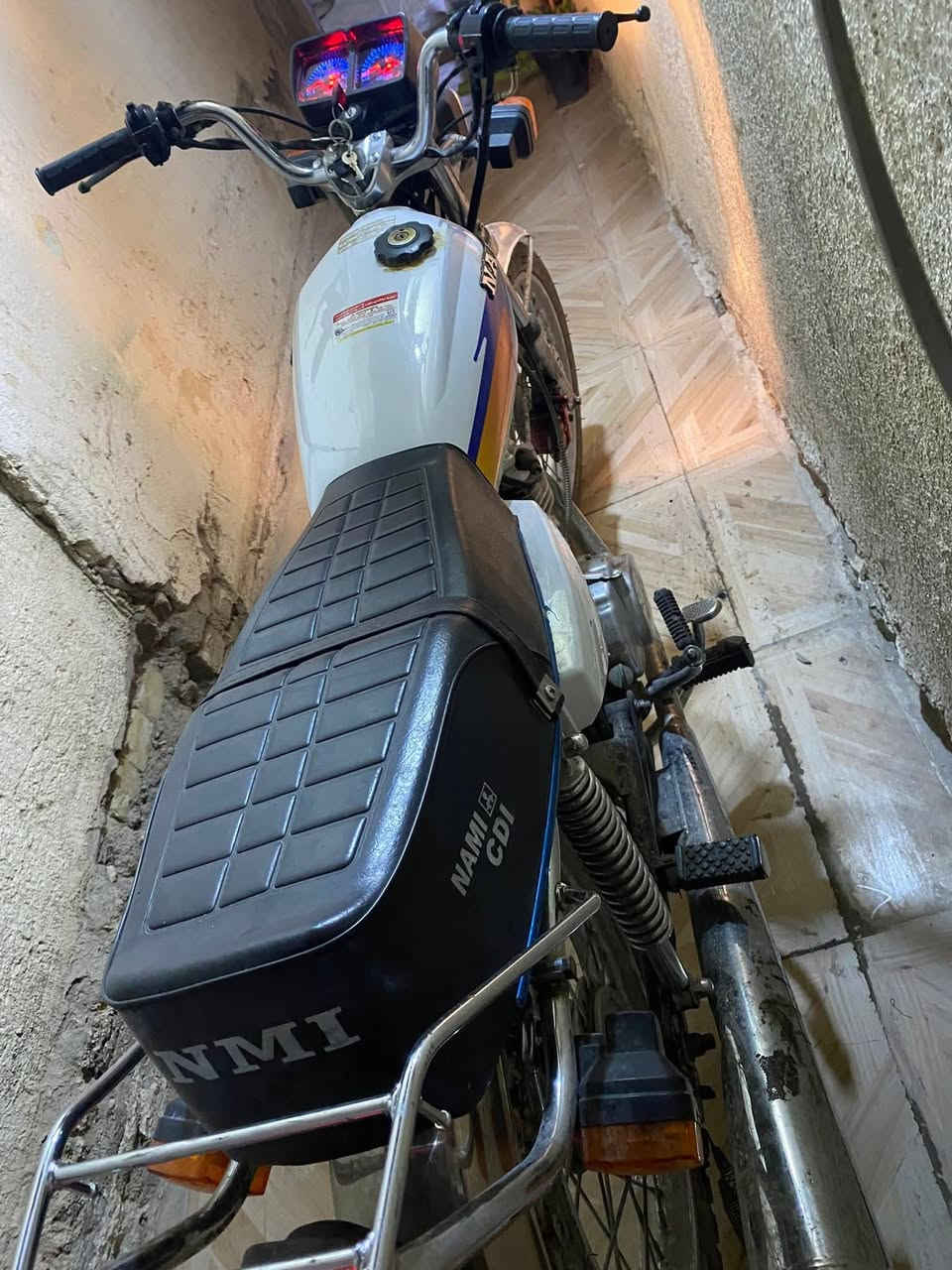 السلام عليكم دراجه اربعه كير اصولي نضافه حسب الصوره الدراجه2023جالعه بل2025استخدام 6اشهر نامه امتياز وكيله العارضي مدفوعه كمرك 8ورقات سعره 850وبيه مجال الموشراي لايتعبني ***********
