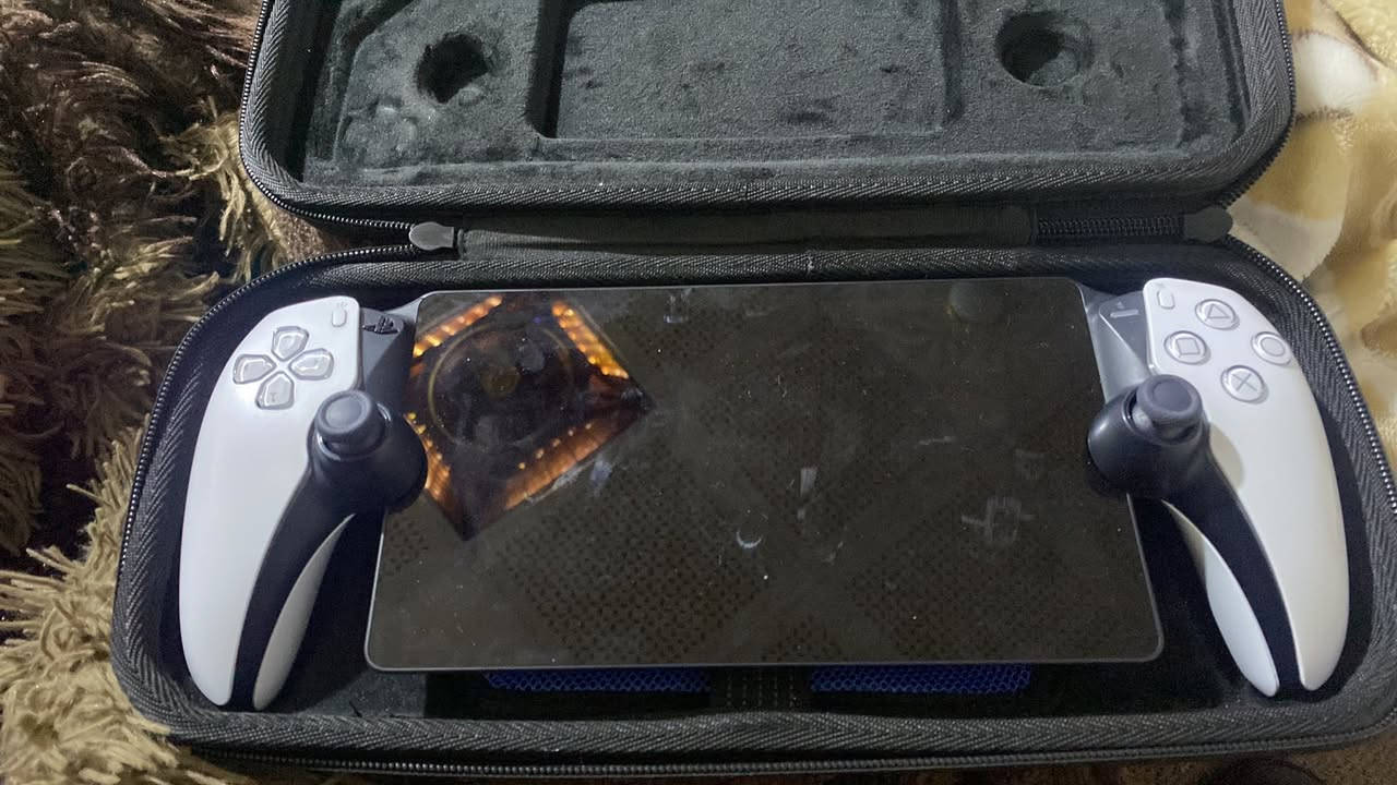 Ps5بورتال
‎يشتغل اذا عندك بلي فايف واذا ماعندك يشتغل على السحابي دقه حلوه وصوت حلو وياه جنطه وحساب امريكي وحساب روك ستار مال مبتدء بس تفعل اشتراك وتلعب السعر 250موجود على مازنجر وعلى الواتساب وهذا رقمي ***********
