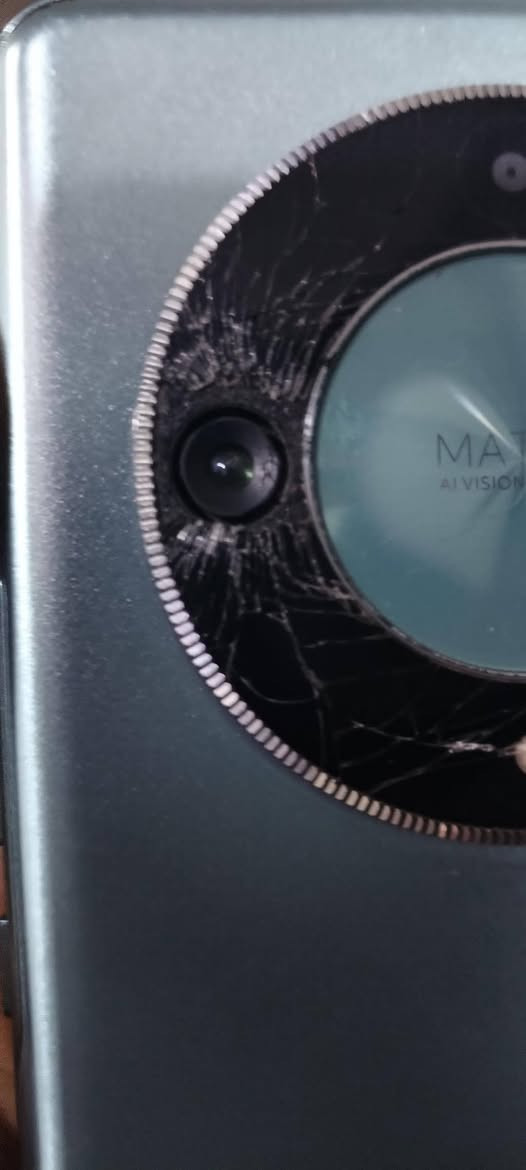 جهاز هونرx9B نضيف ما مفتوح شرط ما امبدل كلشي بي فقط ضربه بل كامره الخلفيه وشوي الكمره مغوشه تصلح ما عليها شي الما شراي لا يكسر انطي سعر واذا عجبني ابيعك


**إذا كنت صاحب هذا الإعلان وتريد حذفه لأي سبب، رجاءا أرسل رسالة إلى الدعم الفني**