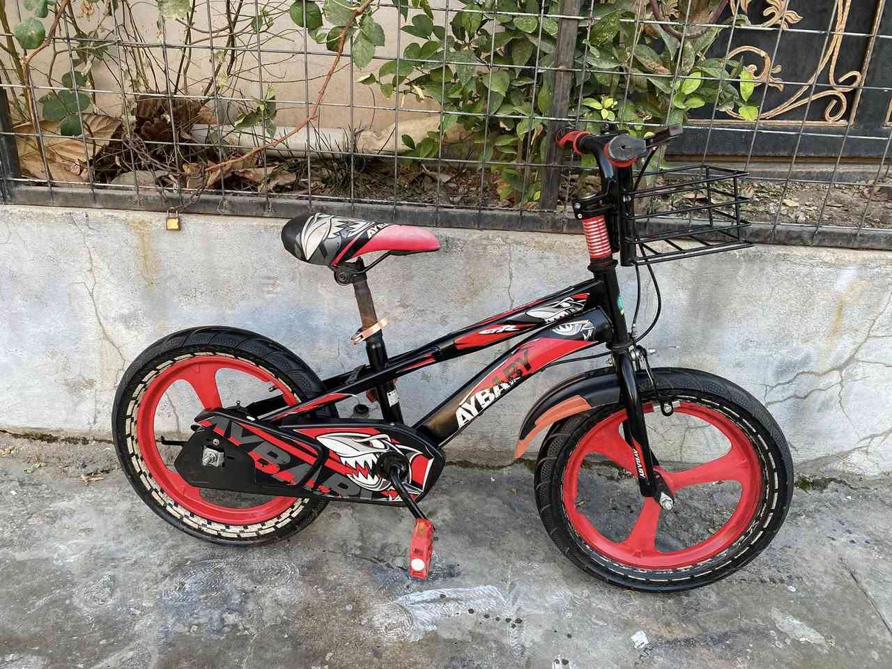 ئەم پاسکیلە بۆ فرۆشتن قیاسی ۱٦ ییە زۆر زۆر تازەو جوانە حسابی لۆکی بۆ بکە ئیستۆپی مەزبوتە تایەی تازەیە ویل کەپە هیچ عەیبێکی نییە بەشەرتی بێ عەیبی ئەیفرۆشم
سلێمانی بەکرەجۆ
*********** ***********
