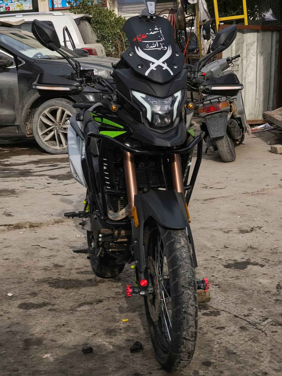 دافنجر 25
محرك 300 
ماشية9000
تايرات سياحي مشلن
مكفولة كفالة عامة 
للاستفسار***********
