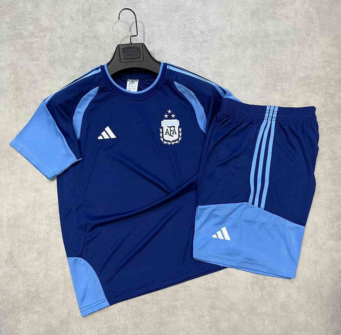 اكثر من 30 موديل للموسم الصيفي 
السعر 15 الف 
متوفر توصيل لجميع المحافظات 
للحجز مراسلة الصفحة 
العنوان بغداد المعامل البستان مجاور مطعم اوراس


**إذا كنت صاحب هذا الإعلان وتريد حذفه لأي سبب، رجاءا أرسل رسالة إلى الدعم الفني**