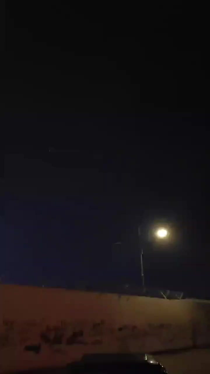 سلام عليكم شباب
بي ام مديل 93 

محرك مسكر فانوص 25

حداديه اماميه  استوني شاده

دبل والقواعد جدد

حداديه خلفيه نص عمر 

صبغه صارع 8 اشهر من مصبوغه وما بولشه

تبريد يرادله فان وغاز 

ويل حجم 17 

رقم ميسان واعيه ب العماره 

 دعاميات بلاستك ام 

اماميه وخلفيه
***********
