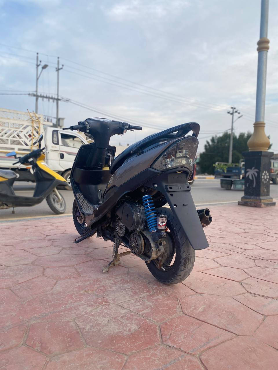 سلام وعليكم
دراجة ماكس عدلة
مكينة 49 بلادية مفتوحة مره وحدة
شغالة نكرة سلف كلج خلفي رياضي
صالنصة رياضي موجود واتساب
*********** العنوان واسط قضاء الحي
