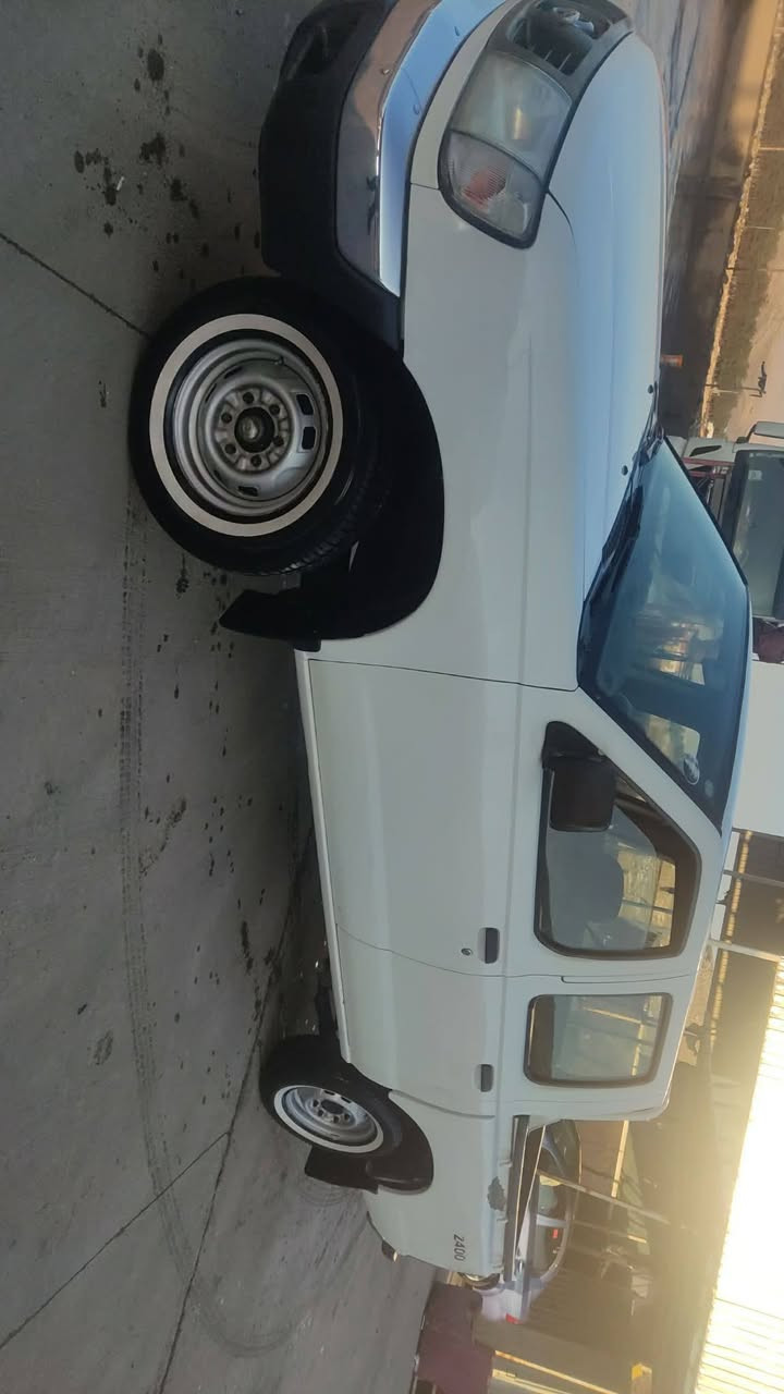 پــیکاب نیسان 2004
هیچی پێوە نیە
یەک دەرگای قووپاوی هەیە ئەیش کەم
***********
***********

ئـەگەر سەیارەکەت دەفرۆشیت نامە بنێرە با بلاوی کەینەوە لۆت
