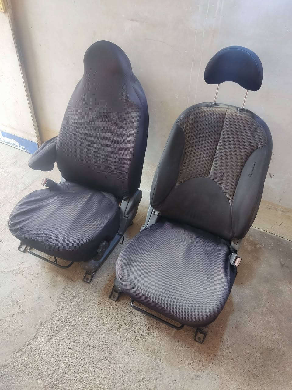 سلام عليكم
كشنات امامي هيتر للبيع السعر 70الف 
***********
