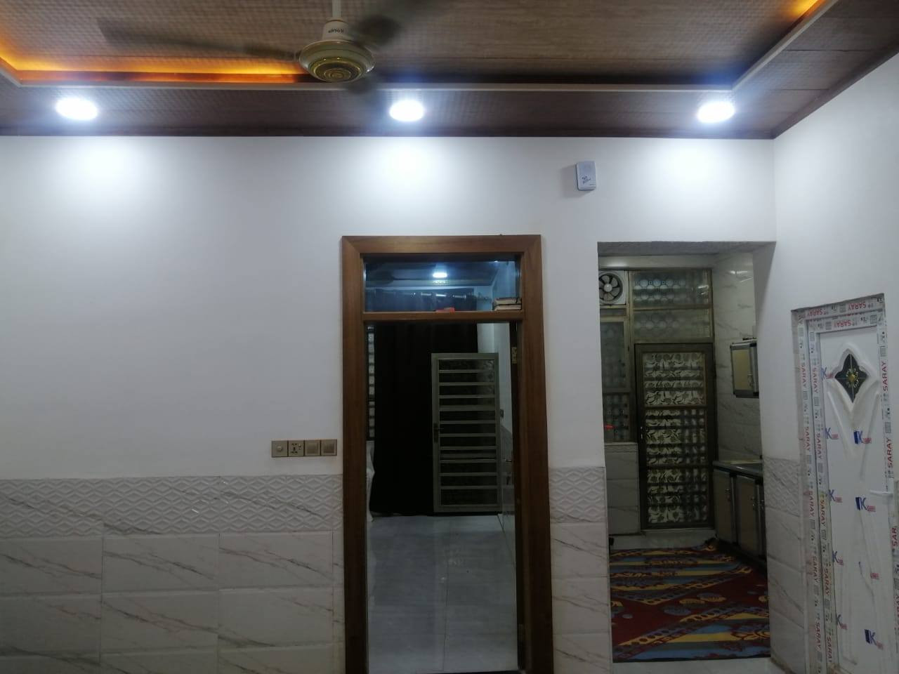 ياالله بيت للبيع مساحه100متر مقابيل قريه غدير بشارع المطحنه طابق واحد *********** وتساب السعر خاص
