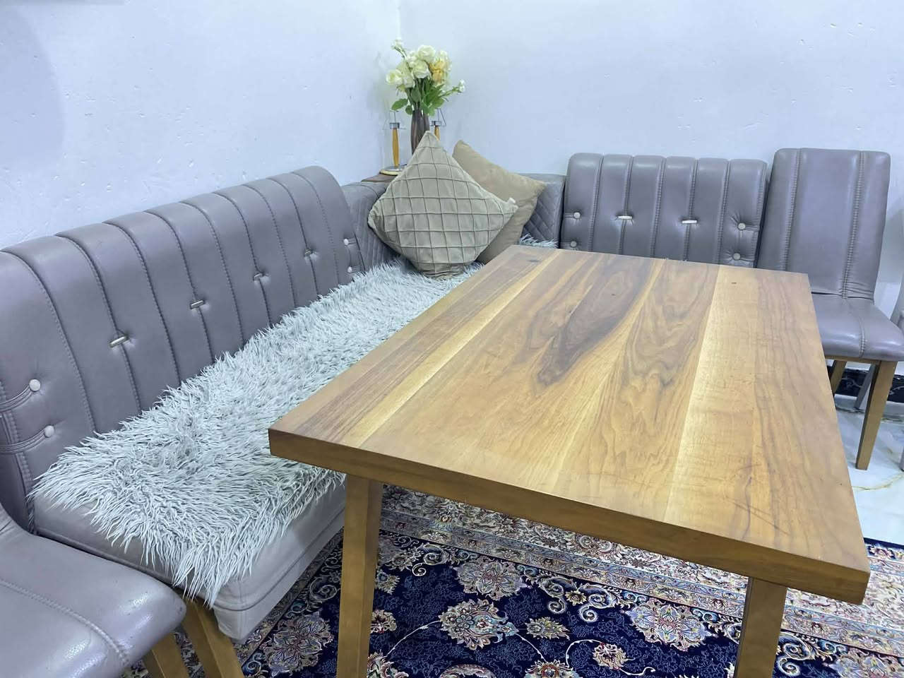 كورنر مع كراسي 2 وميز خشب زان بي مخزن داخل التخم السعر ٣٥٠ العنوان الكوت الخاجيه @إشارة


**إذا كنت صاحب هذا الإعلان وتريد حذفه لأي سبب، رجاءا أرسل رسالة إلى الدعم الفني**