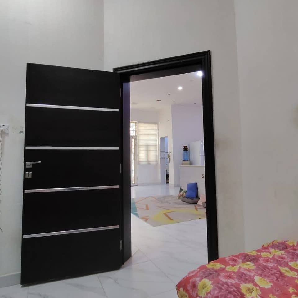 #مكتب_ظلال الرافدين
للبيع للبيع بيت طابو زراعي اسهم في منطقه سيد علاوي قريب على المضخه  يحتوي / ٢غرفه/براني / مطبخ /حمامات خارجيه وداخليه/ بناء حديث

المساحه ٢٠٠

مكتب ظلال الرافدين 
بيع وشراء كافة العقارات من ابنية سكنية وتجارية ومنازل ومحلات وقطع الاراضي ..ملاحظه_لعرض عقارك ماعليك اله مراسله الصفحه 
للتواصل والاستفسار اكثر الاتصال على الارقام التاليه  ***********
*********** وتساب
أو زيارة المكتب في العنوان التالي السماوة 
[مقابيل مصرف لدم مجاور متنزه حي الجمهوري
