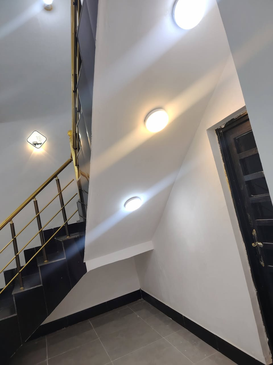 سلام عليكم بيت البيع المساحه 100 بناء جديد صب فوك وجوه بناء طابوك جديد طابو زراعي سند 25 البيت قرب رواي السعر 48 🌹***********
