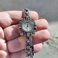 ساعه فضه ثقيله نضافه 100 /100 شغاله قطعه تحفه السعر 125 الف بيها مجال ...