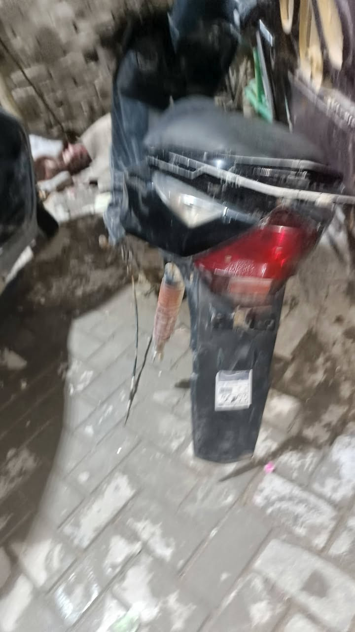 السلام عليكم ورحمة الله وبركاته دراجه 140 ماكس ثعلب دراجه جانت شغاله وكامت ونزلت مكينه وفتحته وعفته سويت الرايمر ب وبدلت ولفات يعني صار الكور 1/1 بقت بس بوشه وبتسم والتهيت بـ المدرسة وما سويته بعد جانت شغاله كهرباءيات كيج بانزين عداد سرعع لايت بس المكينه نزلته وما شديته دراجه اغراضه كله كامله ماكو نقص بوشه وبتسم مابيهن شي اذا تريد كصهن اني ردت اجيب جدد بس بعد ماكدرت قيم واخذ جماعت ال100 مابيع
العنوان بغداد مدينة الصدرر قطاع, 78 اغراض كامله دراجه نقص تجفيت🌷رقم, *********** مابي واتساب
