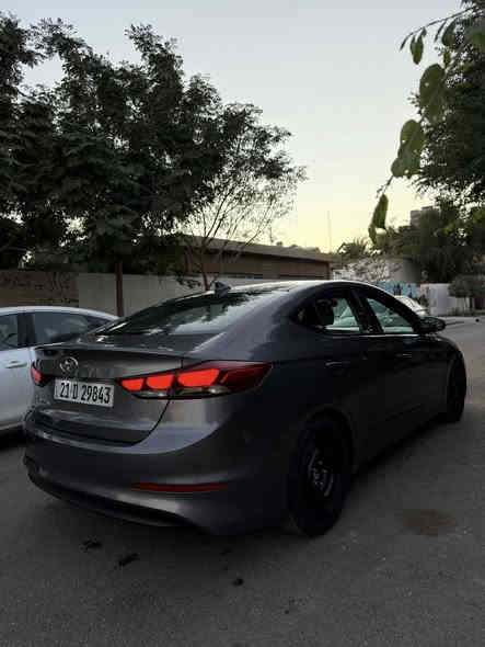 النترا 2018  حادث جانبي البجم كبس للبيع 
السعر ١١٧ ورقه وبيها مجال بسيط جدا جدا حادثها مال امريكا جاملغ وباب وبالعراق بيها رش قطعتين صور الحادث مرفقات 
ايرباك فقط البردة يعني مال الدشبول والستيرن  بلاد 
رقمها سليمانية الجديد وهزه ما ساقطة 
محرك كير صدر تبريد نضيفات 
شاشة - رادارت- نقطة عمياء - تحكمات سيترين ومود درايف 
محرك 2000 دوش المرغوب 
السياره حلوه وما مشخطة 
ارضية مغلفها جلد وعبوه فيت بم وصيانه كاملة مسويلها يعني اي نقص ماكوا 
مكاني بغداد المنصور للأستفسار 
 اسيا ***********
اثير ***********
هذا رقم الشاصي : 5NPD84LF2JH321463
