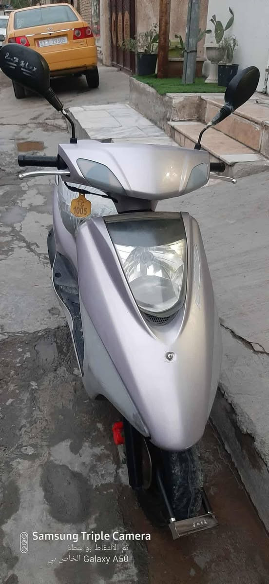 دراجه ابريز دسك دراجه مال ربه مكفواله كافله عامه مكاني البلديات شارع 30 رقم الهاتف ‏‪0771 635 2062‬‏ سعر الدراجه 900وبيه مجال
