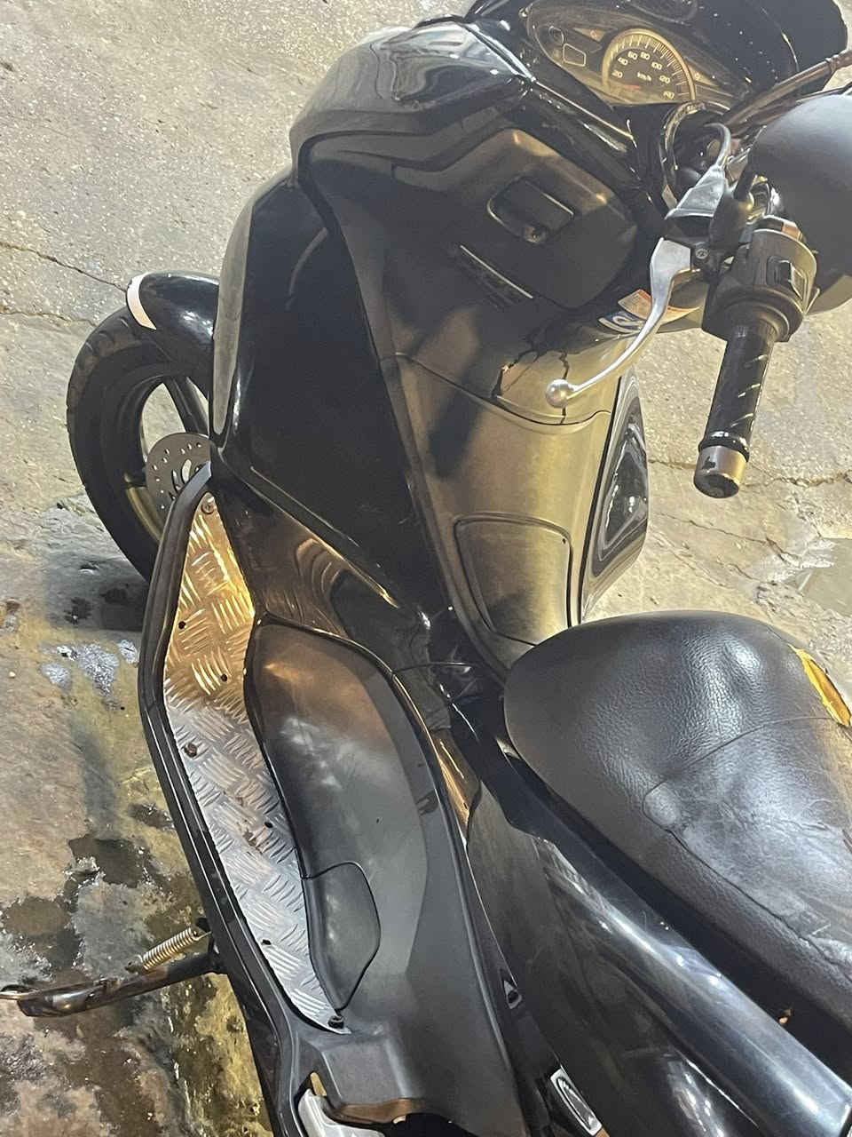 سلام عليكم pcx جيل اول دراجه رمبه برغي ممفتوح بيه مكاني بغداد مدينه الصدر ***********
