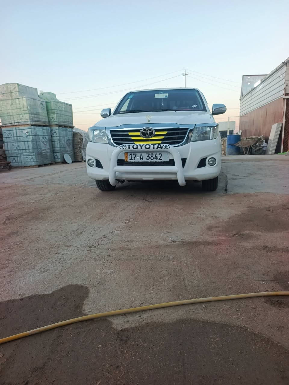 السلام عليكم بيكم 14فلاونزا  رقم مثنى نكليزي باسمي ل30 سياره جديده تخم تاير حداديه دواخل فول دوشمه للبيع او مراوس بأقل سعر لتواصل ***********
