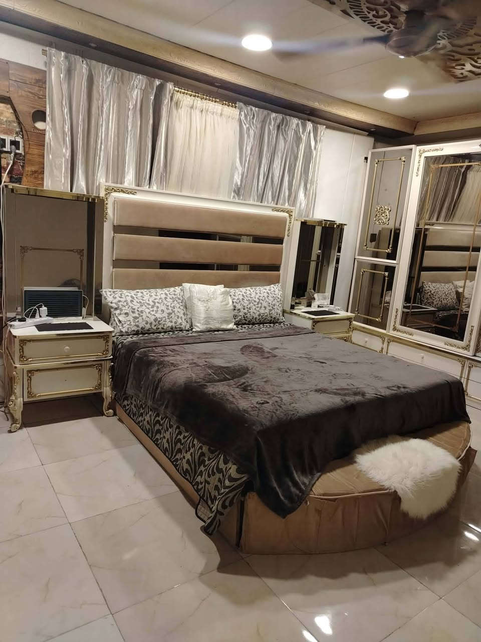 السعر 800 وبها مجال
@إشارة


**إذا كنت صاحب هذا الإعلان وتريد حذفه لأي سبب، رجاءا أرسل رسالة إلى الدعم الفني**