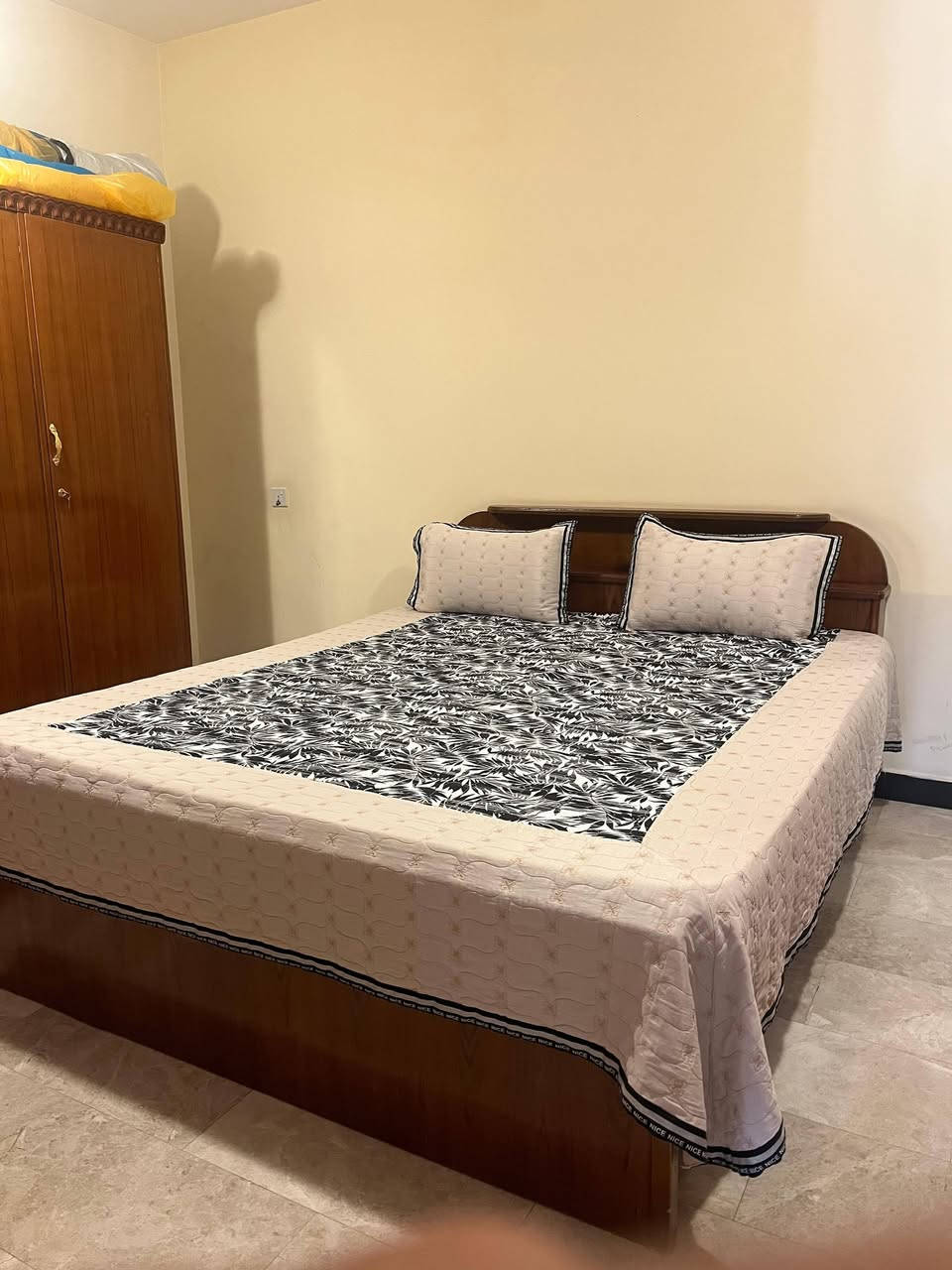 سلام عليكم للبيع  چربايه صاج عراقي مع الدوشك
السعر 250 
العنوان ..بغداد حي الجهاد 
***********
