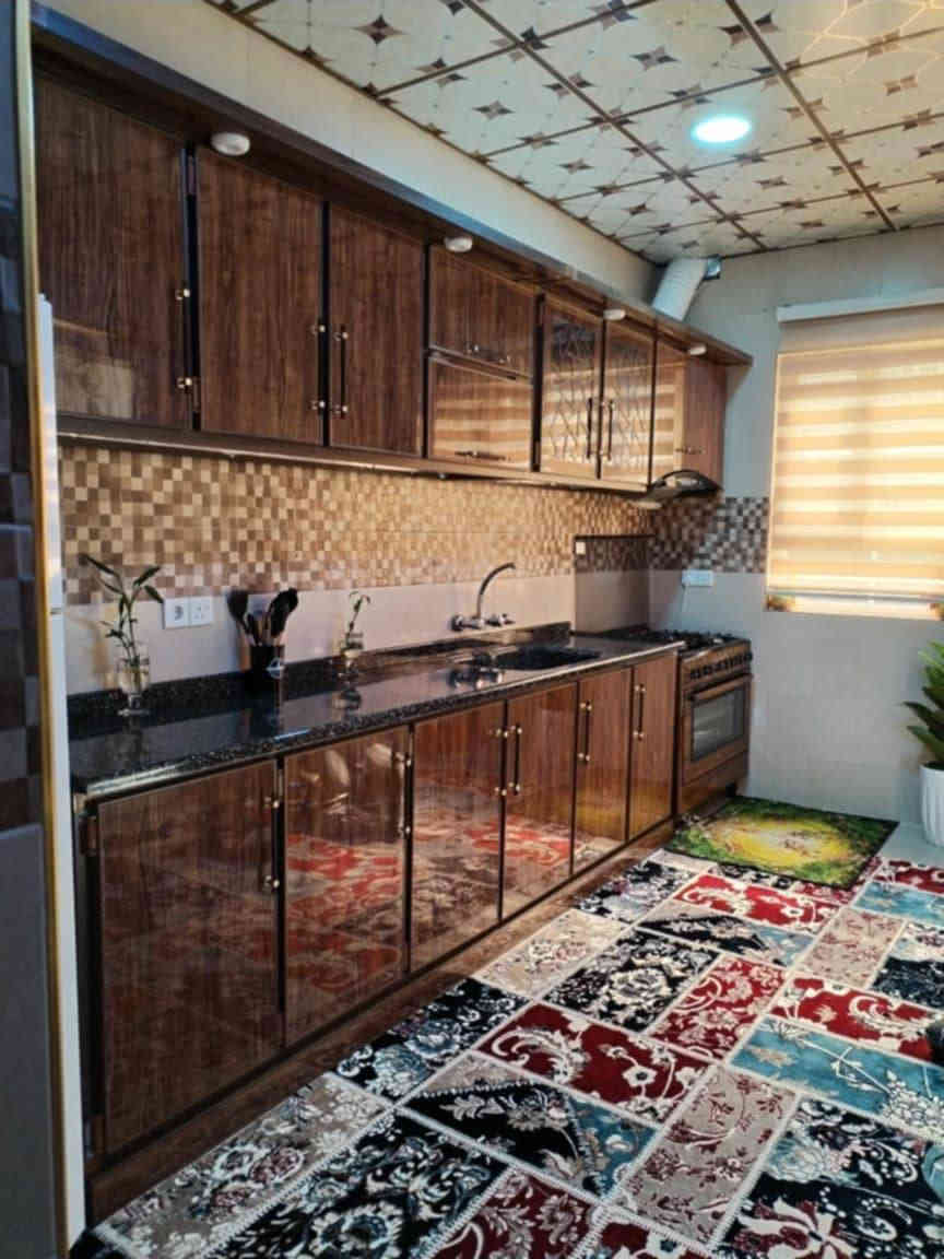 للبيع 
دار بناء حديث حي الاخاء الفرع الي بعد جامع الصادقين ثاني فرع عاليسار ١٢٠م واجهه ٦  قرار تمليك البيت واجهه حلان الطابق الارضي غرفة نوم وحول واستقبال وصحيات والطابق الاول غرفتين نوم وهول وصحيات (السعر155مليون)وبي مجال 
الاتصال ‏‪‏‪***********‬‏
‏‪***********‬‏
