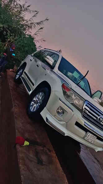 السلام عليكم اقره التفاصيل قبل لاتصال فدوه اروحلك لاندكروز موديل 2009 ستينه فول مواصفات كير مكينه حداديه كله فول رقم بغداد بسمي السياره مكفوله كفاله عامه من صبغ والضربه والتبديل بيه باردات كد شبرين بل باب عكس السايق مال السدر فقط والسياره بيه تكشير بل قماره شبرين وبدايت الجنطه هم عارضه 285وبيه مجال للستفسار (***********)
