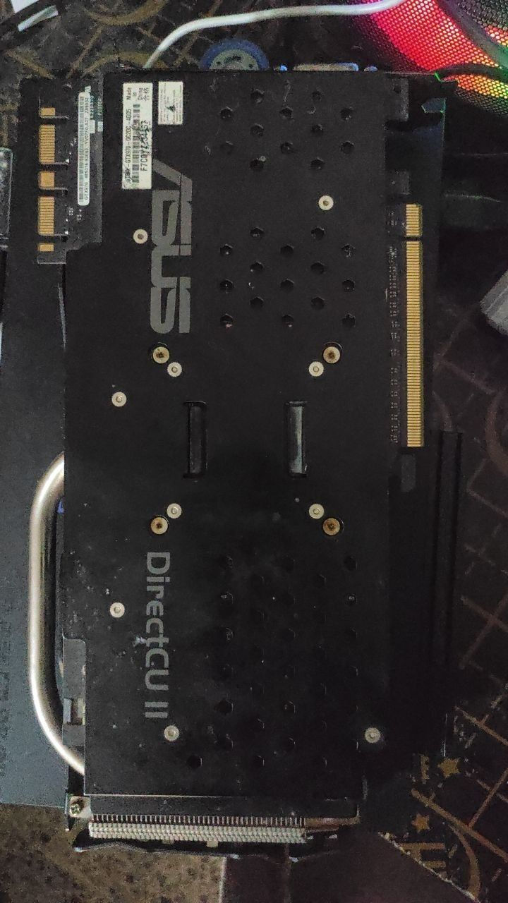 مذربورد Biostar يدعم DDR3، وحدة من السلوتات مال الرام ما تشتغل، بس الباقي كله يشتغل ما بي شي.
ويا معالج Core I7-4770 يشتغل بشكل ممتاز،حرارته ما تعبر ال65،مبدل له معجون حراري

كارت شاشة GTX970 نسخة Strix، الي هي أحسن نسخة منه، حاولت اجرب عليه benchmark بس ما صار، دائماً يفصل، ابيعه وياهن على حالته.

السعر 120 وبي مجال


**إذا كنت صاحب هذا الإعلان وتريد حذفه لأي سبب، رجاءا أرسل رسالة إلى الدعم الفني**